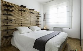 Seven Venice Apartments